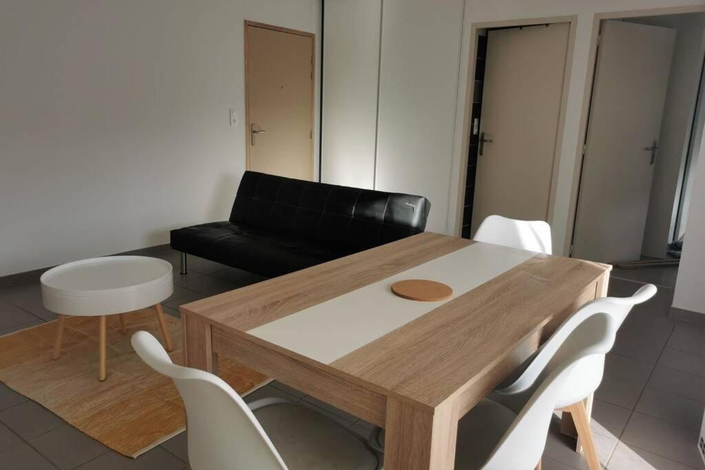 Appartement T2 Accessible Pmr Avec Terrasse Et Garage Onet-le-Château Eksteriør billede