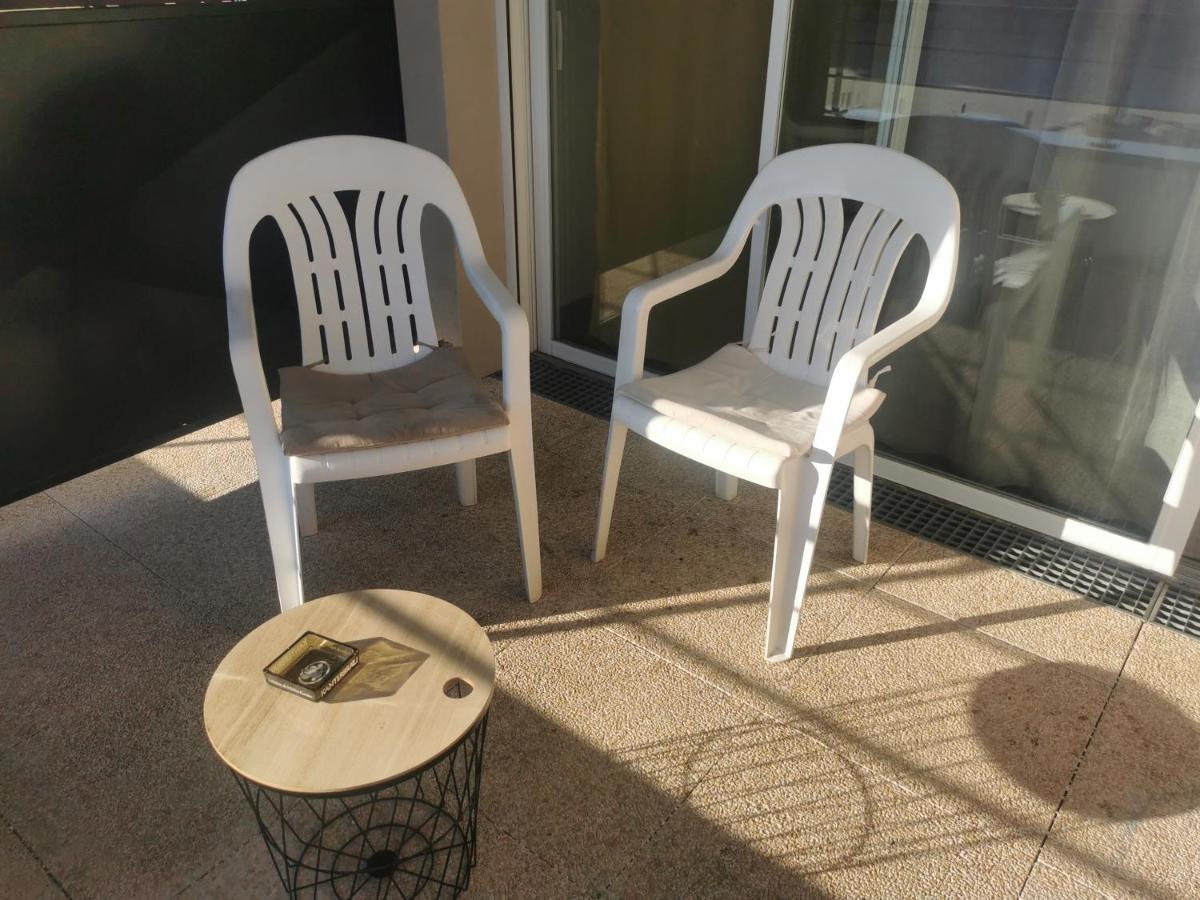 Appartement T2 Accessible Pmr Avec Terrasse Et Garage Onet-le-Château Eksteriør billede